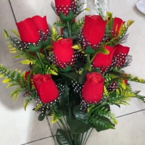 RAMO DE 12 ROSAS(300)