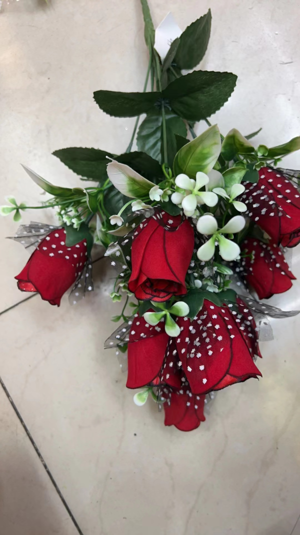 RAMO DE 7  ROSAS(500)
