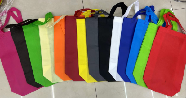 BOLSA DE REGALO COLORES 35X41X12CM(1000)ESTILO LAGAR