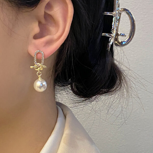 ARETES(240)