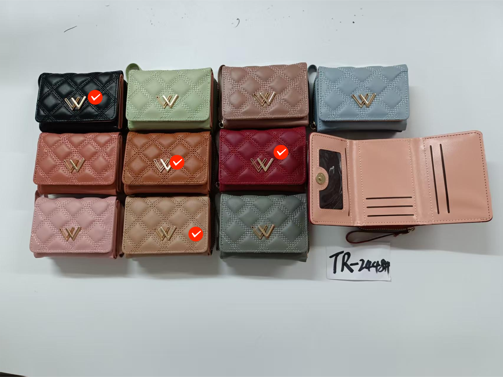 BILLETERAS MUJER (600)